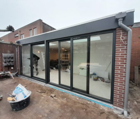 Installatie van glazen deuren Toprenovatie project 0408